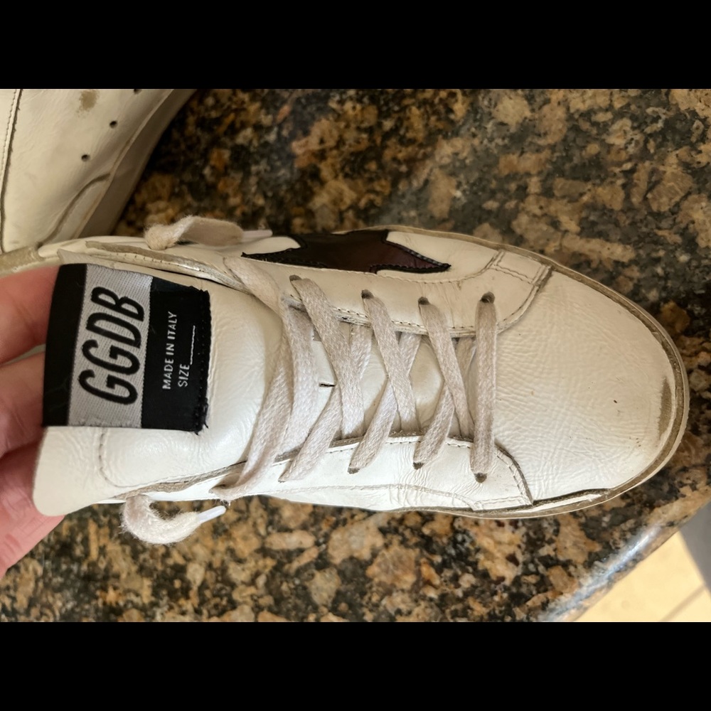 Authentic Golden Goose Super Star style.